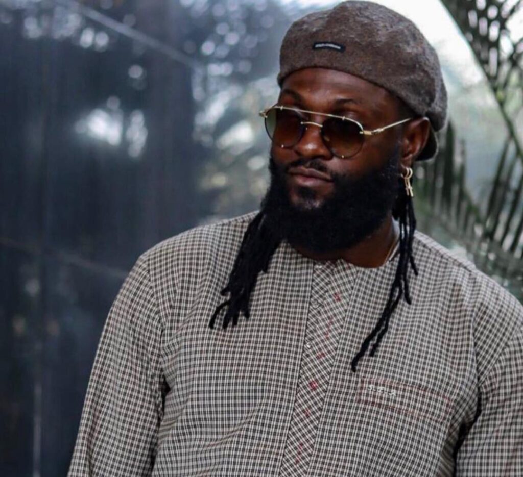 "Quel beau pays", Emmanuel Adebayor s'éloigne du Togo (Photo)