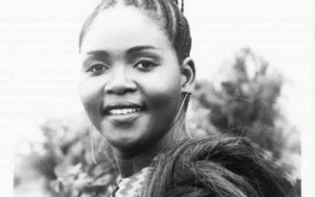 Bella Bellow, ancienne conquête du roi Pelé ? Cette photo de la diva togolaise déchire !
