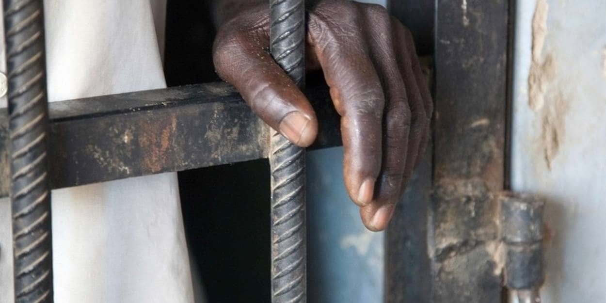 Togo - Société : Un élève vole l'argent de son père pour fêter à la plage avec des filles (Vidéo)