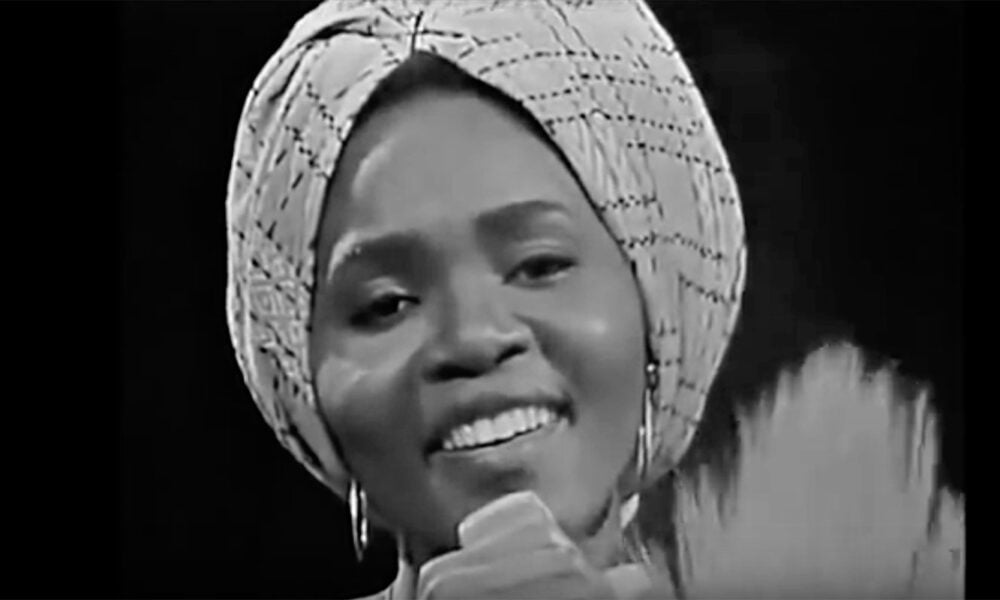 Bella Bellow : La diva togolaise honorée en Suède (Vidéo)