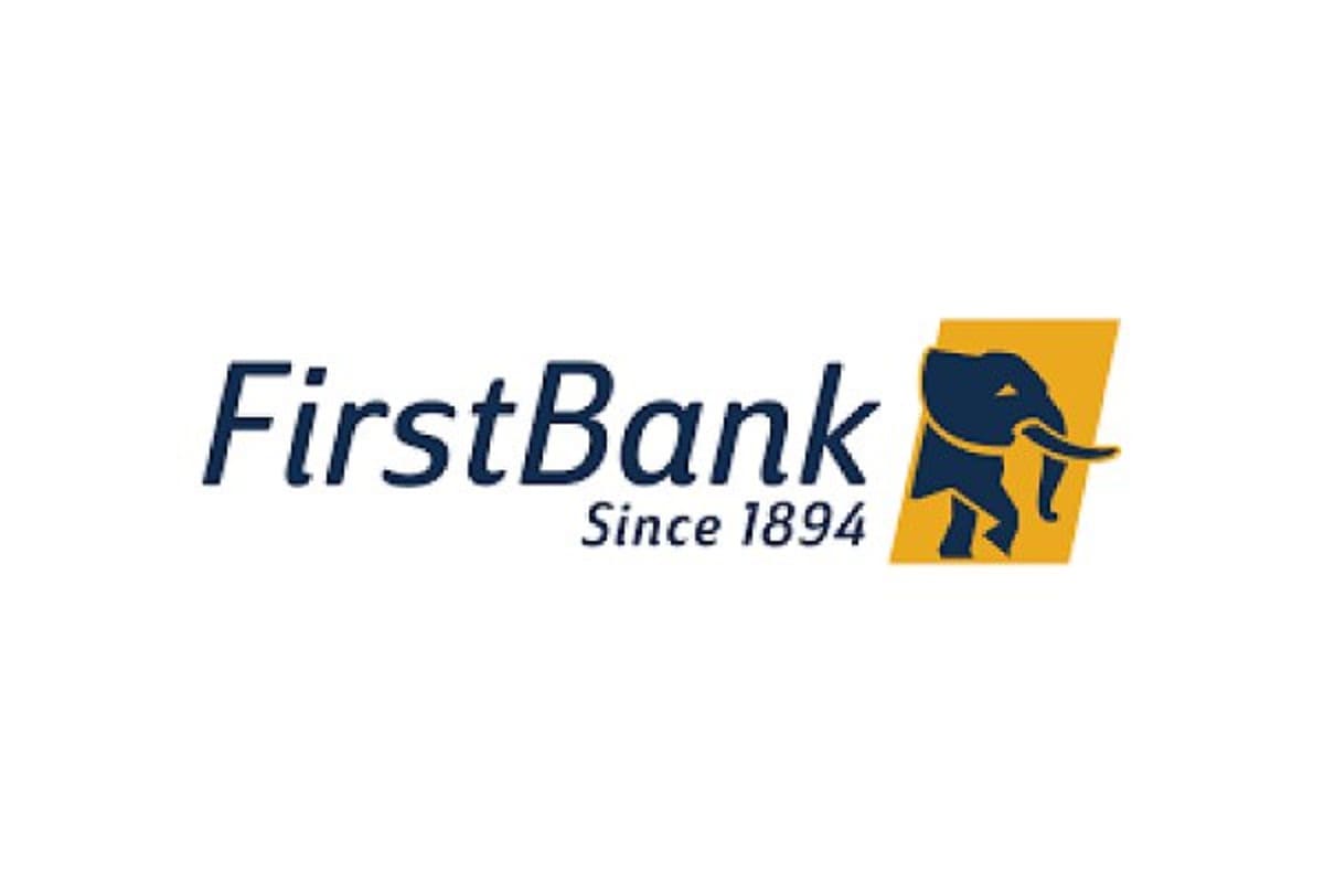 FirstBank recrute