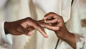 Insolite : Un homme arrêté pour bigamie, les détails