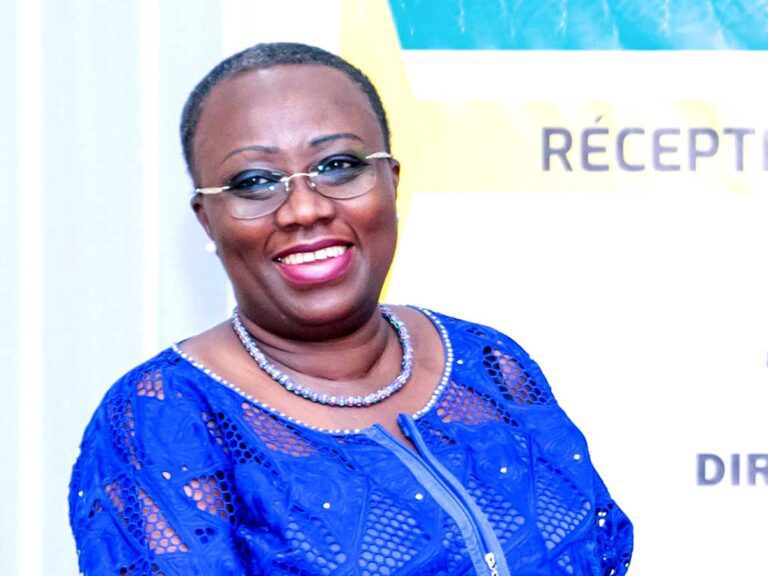 « Bravo Champion », la ministre Myriam Dossou rend hommage à Adebayor