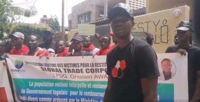 Les victimes du Trading au Togo manifestent devant Amnesty International (Vidéo)