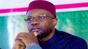 Sénégal : Une centaine de personnalités signent une pétition pour la libération de Sonko