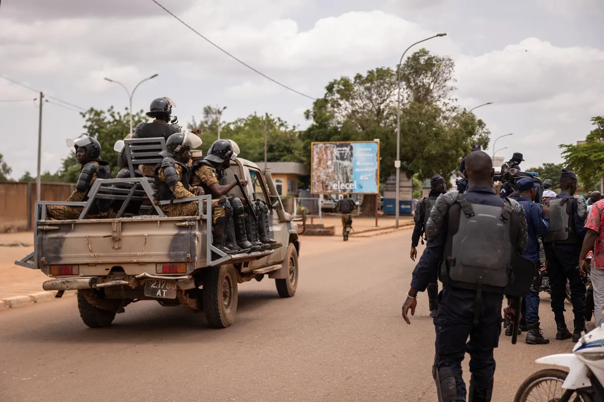 Tensions au Burkina Faso : Des coups de feu près de la base aérienne