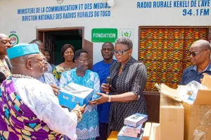 La radio Kékéli de Kévé reçoit du matériel de diffusion pour relancer ses activités