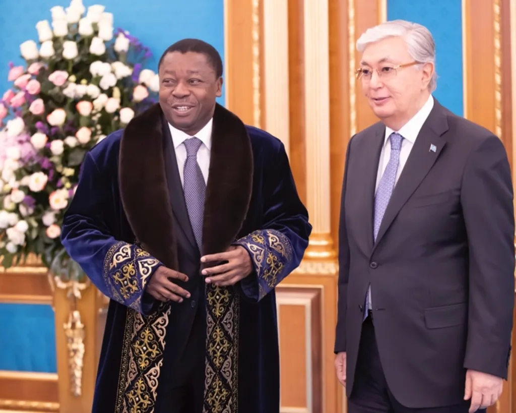 Kazakhstan : Faure Gnassingbé reçoit un cadeau symbolique