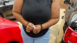 Afrique du Sud : Une femme arrêtée pour avoir planifié la mort de ses proches en vue d'encaisser des assurances