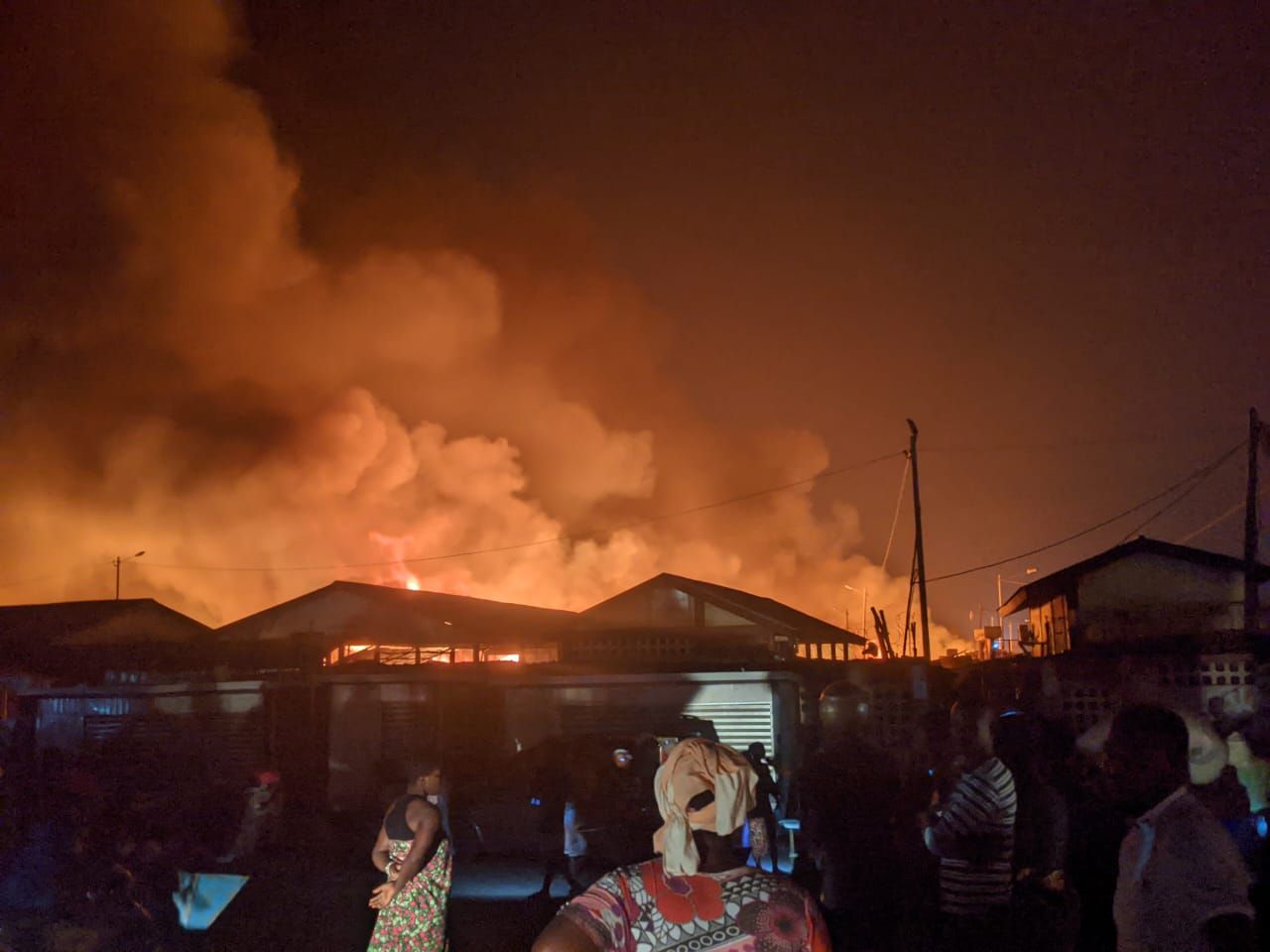 Incendie au marché d'Agoè Assiyéyé : Les revendeuses inconsolables (VIDEO)