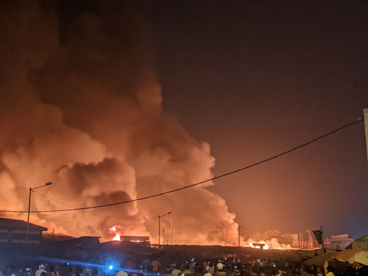 Incendie à Agoè Assiyéyé : "Tout le marché a pris feu" (VIDEO)