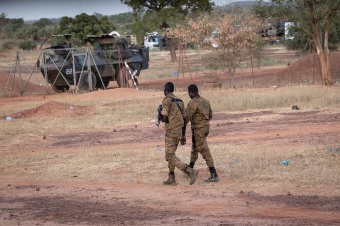 Burkina ; Un capitaine radié pour avoir fui son poste pendant une attaque jihadiste