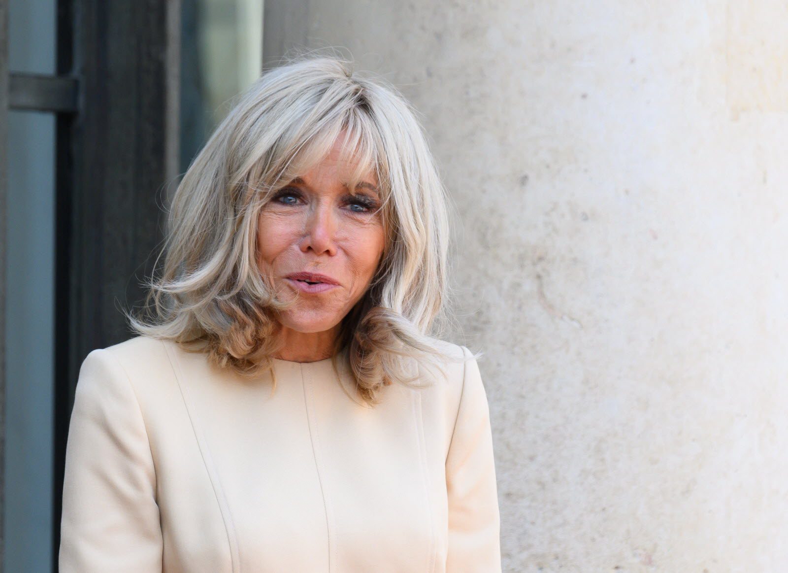 Affaire Brigitte Macron transgenre : La justice condamne sévèrement deux femmes pour diffamation