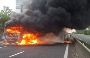 Drame au Bénin : Sept camions dévastés par un horrible incendie
