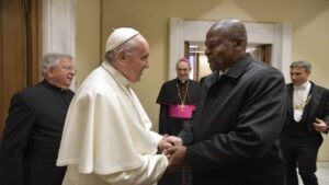 Centrafrique : Faustin Touadera reçoit un trésor du Vatican