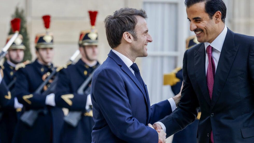 France : Emmanuel Macron reçoit l’émir du Qatar à l’Élysée