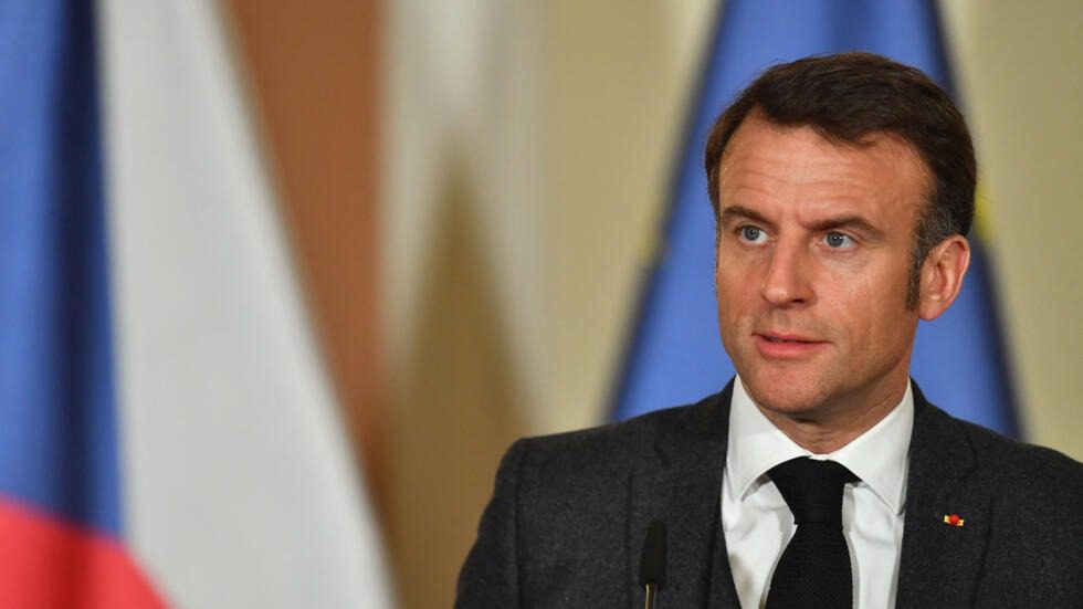 "Irresponsable et Cynique", Emmanuel Macron sous le feu des critiques