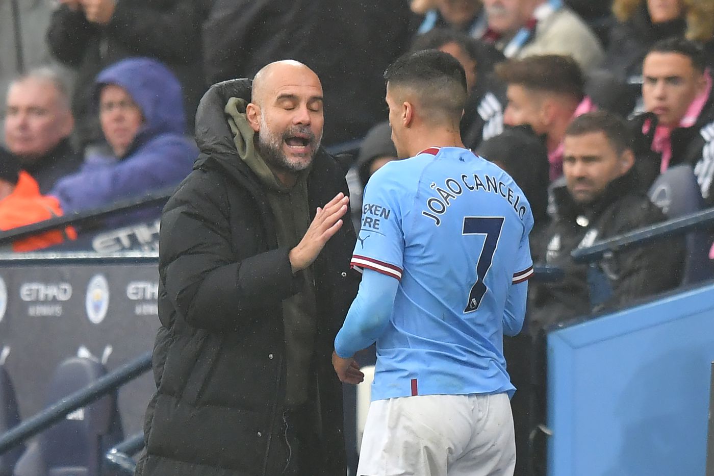 "Des mensonges", Joao Cancelo rabaisse publiquement Guardiola et Manchester City