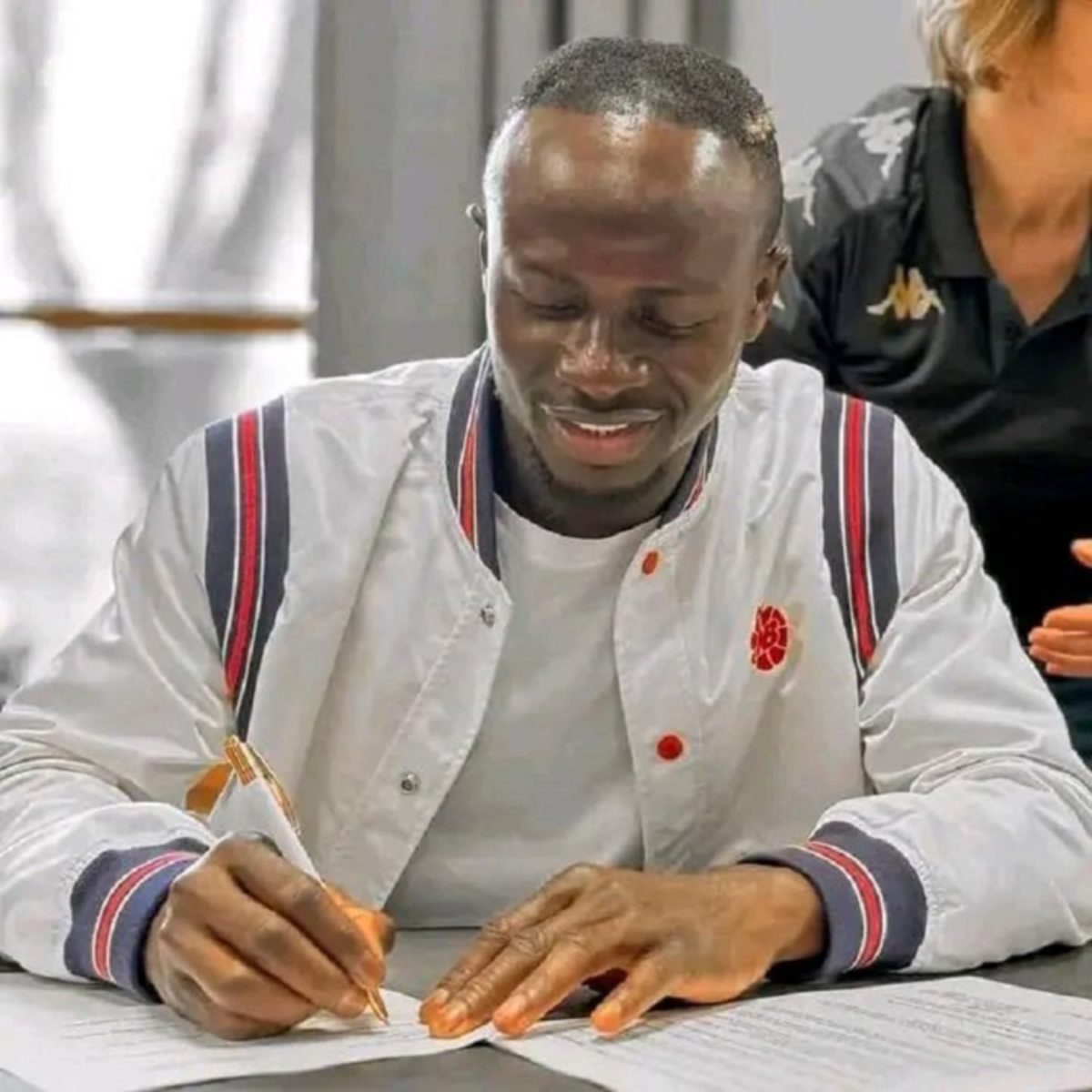 "J'ai signé ce dimanche...", Sadio Mané révèle la raison de son voyage à Bourges