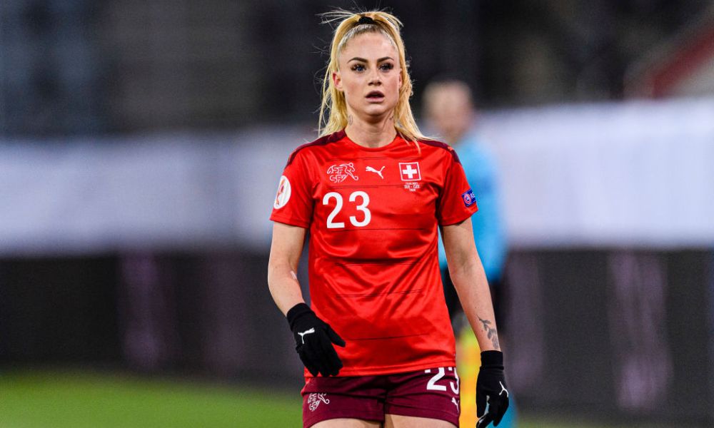 Football : Alisha Lehmann brise les tabous avec son look audacieux (photo)