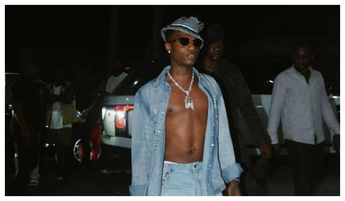 Nigéria  : Wizkid change drastiquement de style musical après le décès de sa mère