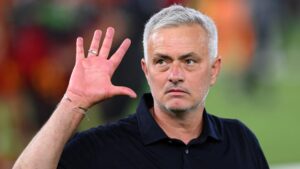 "J'ai eu deux fois la possibilité d'être sélectionneur mais ...", José Mourinho