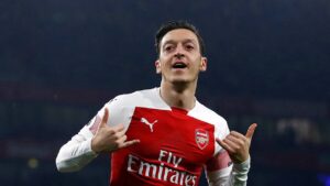Mesut Özil : À la retraite, le footballeur surprend avec sa transformation physique impressionnante (vidéo)
