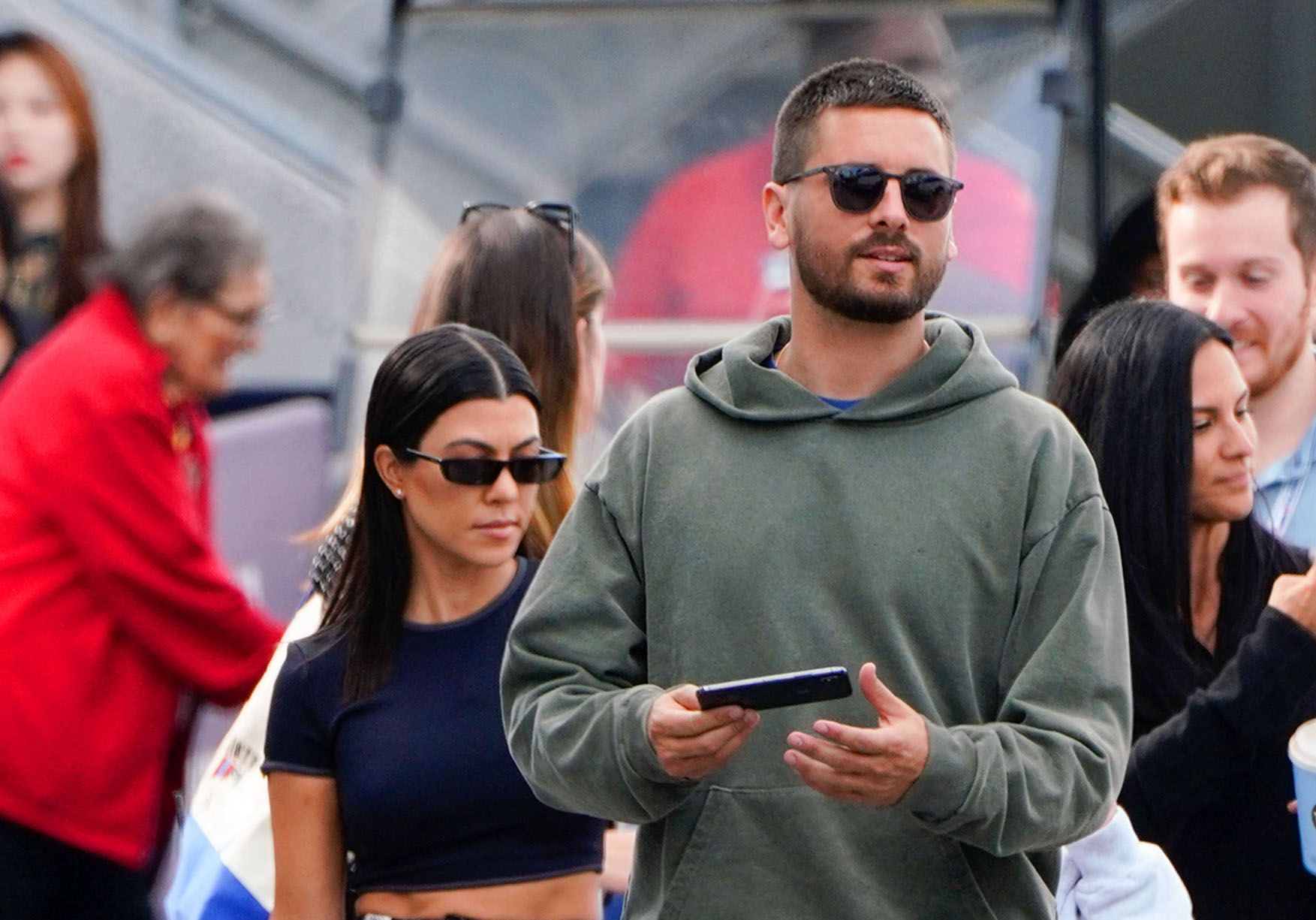 Scott Disick frappé par la malédiction des Kardashian ? L’ex de Kourtney s’affiche dans un piteux état