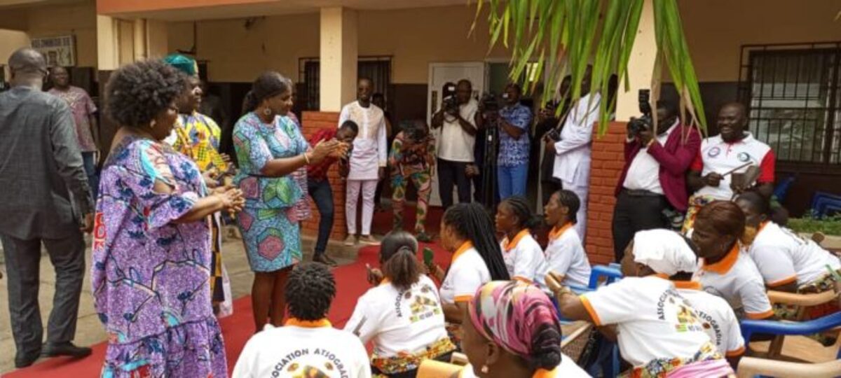 Togo : La ministre Sandra Johnson offre un cadeau généreux aux femmes de Bè