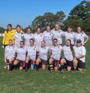 Australie : Une équipe féminine de football composée de 5 joueurs transgenres écrase l'équipe adverse 10-0 et remporte la grande finale