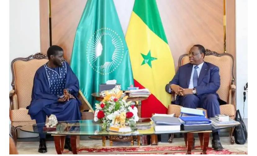 Sénégal : Macky Sall reçoit son successeur Bassirou Diomaye Faye (photos)