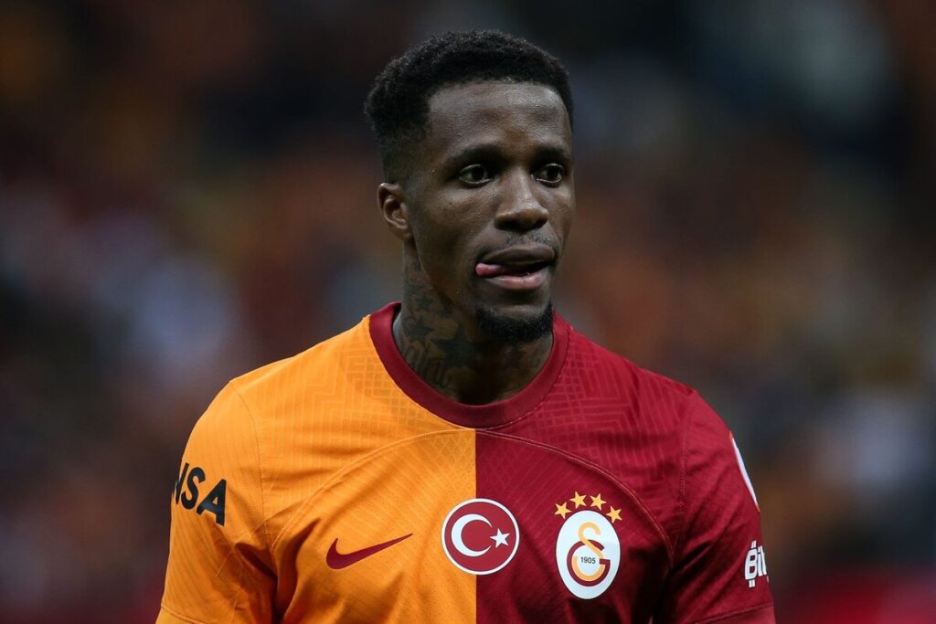 Wilfried Zaha : Un bombe lâchée sur son avenir au Galatasaray