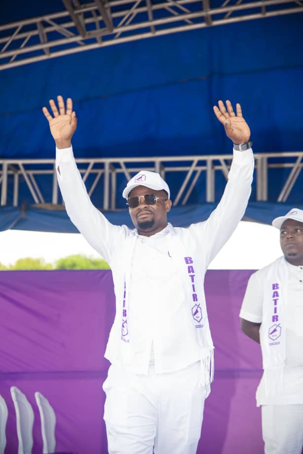 Dans la circonscription électorale des Lacs, Kounkey Ekue Hola, également connu sous le nom de Kaporal Wisdom, incarne l'espoir d'un renouveau politique. En tant que candidat pour le parti BATIR, il partage sa vision et son engagement à travers une entrevue exclusive, soulignant l'importance de la jeunesse dans la construction de l'avenir du Togo.
