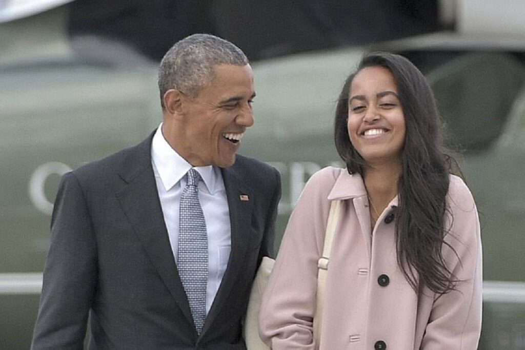 Malia Obama silhouette