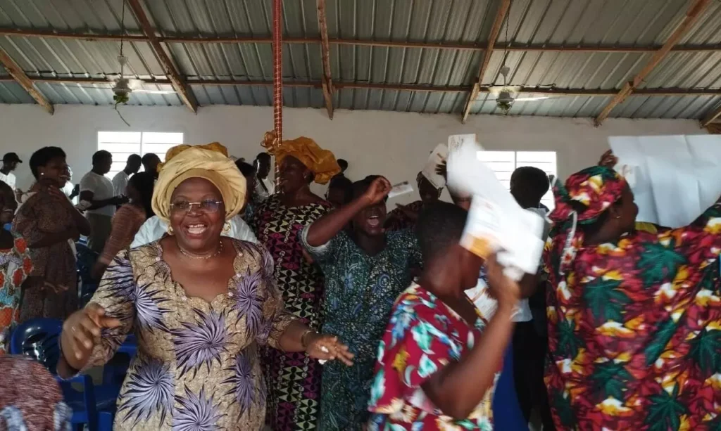 Togo/ Campagne électorale : UNIR se fie à la sagesse traditionnelle et la DMP se recueille à l'église 2 PHOTO BRIGITTE KAFUI ADJAMAGBO