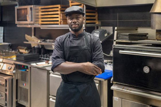 Postulez dès maintenant : NOUS RECRUTONS UN CUISINIER-20/08/2024