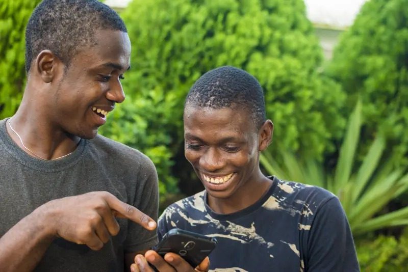 Pourquoi les jeunes togolais boudent la politique et préfèrent le live de Nicpaol ?