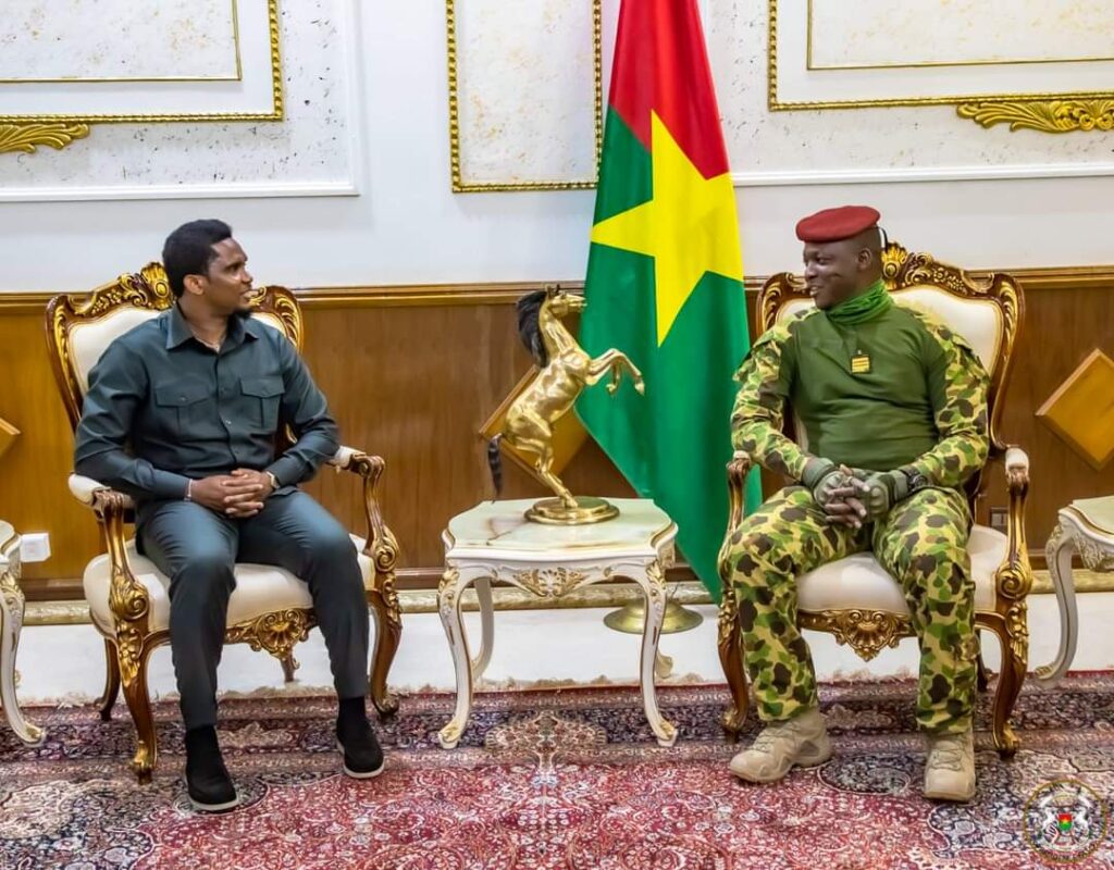 Football : Samuel Eto'o honoré au Burkina Faso