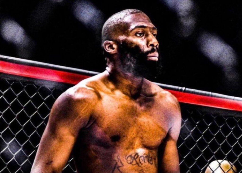 Victoire de Cédric Doumbè : Ce mouvement du combattant franco-camerounais devient viral (VIDEO)