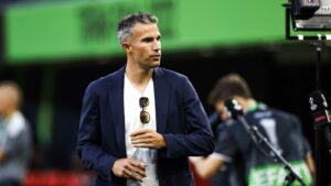 Football : L'ex attaquant, Robin van Persie, entame un nouveau chapitre aux Pays-Bas