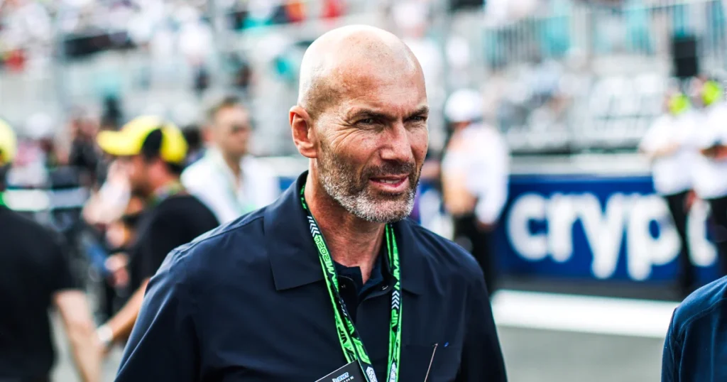 "C'était un cauchemar", un célèbre chanteur sur sa rencontre avec Zidane