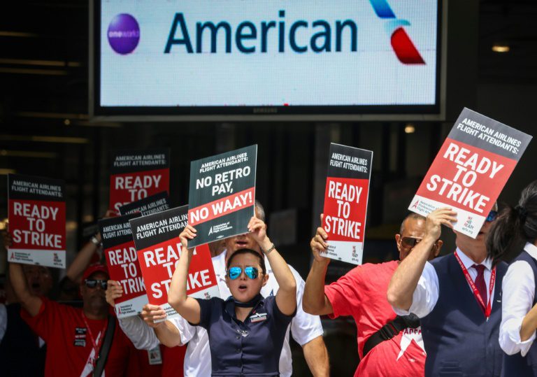 États-Unis : Le personnel d'American Airlines font appel à Biden