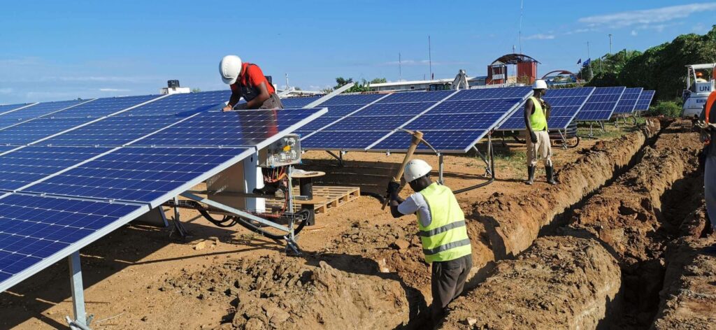 Groupes électrogènes, panneaux solaires... Voici 5 alternatives pour avoir de l'électricité en cas de délestage