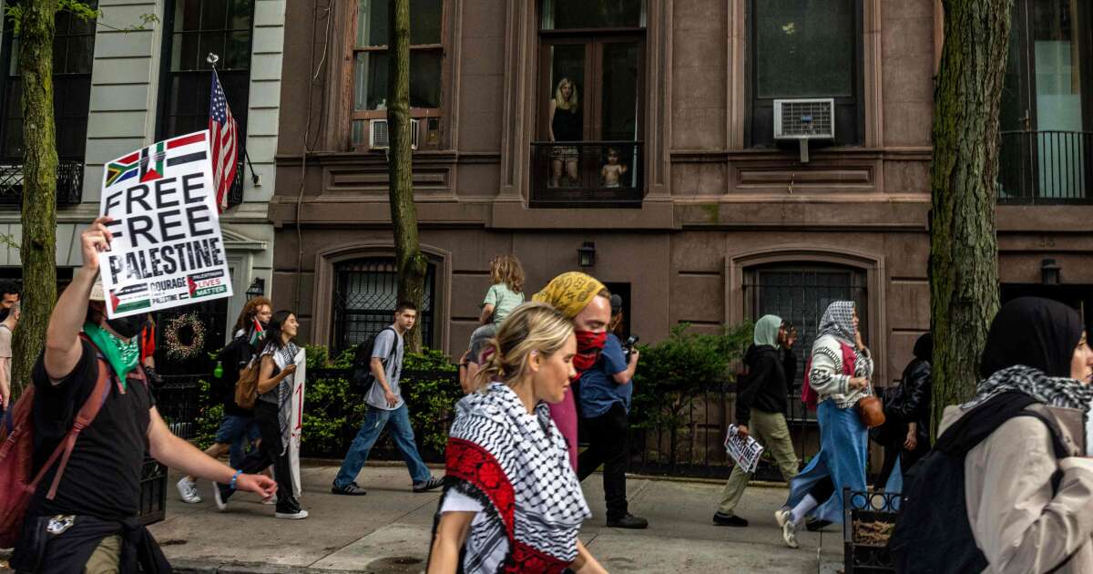 Vidéo : Le Met Gala perturbé par des manifestants pro-palestiniens