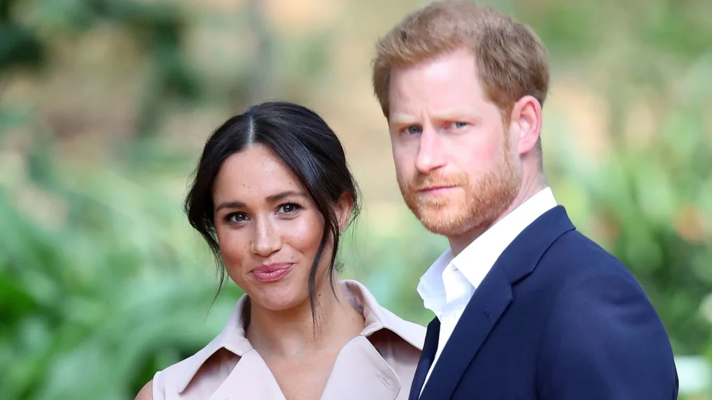 Vidéo : Le prince Harry et Meghan Markle posent leurs valises au Nigéria