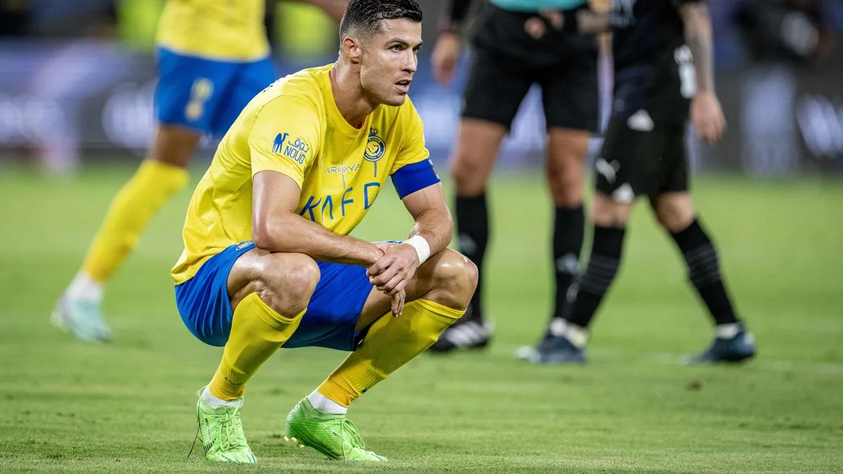 Vidéo : "Messi ! Messi ! ", Cristiano Ronaldo humilié par les supporters après la défaite en coupe du roi