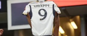Real Madrid : Le maillot de Kylian Mbappé disponible à partir du ...