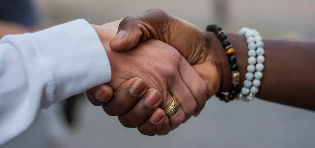 La romance non conventionnelle d'Endrick et sa petite amie Gabriely Miranda