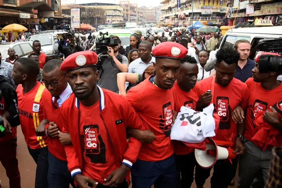 Ouganda : Trois farouches opposants du président Museveni envoyés derrière les barreaux