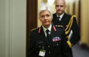 Le Canada nomme pour la première fois une femme à la tête de l'armée